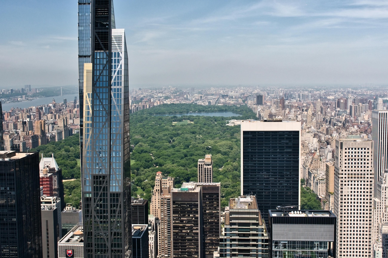 Renting in New Zealand – couple viewing a rental house
